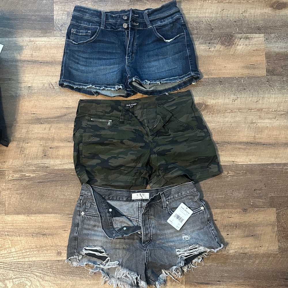 KanCan Blue, Dear John Green, and Free People Gray Jean Shorts Set
